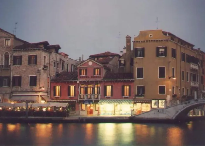 Hotel Canal & Walter Venise